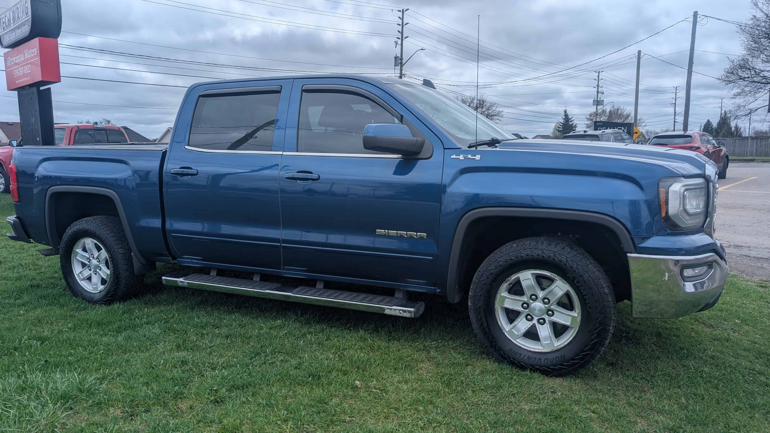 2017 GMC Sierra 1500 4WD Crew Cab 143.5″ SLE